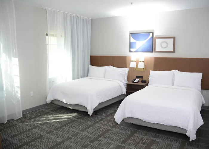 Staybridge Airport By Ihg Hotel 3*