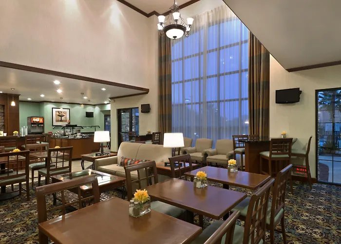 Staybridge Airport By Ihg 3*