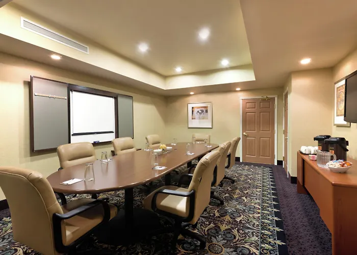 Staybridge Airport By Ihg Hotel