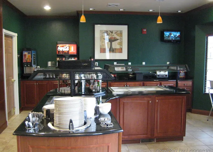 Staybridge Airport By Ihg Hotel 3*