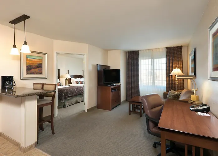 Staybridge Airport By Ihg 3*