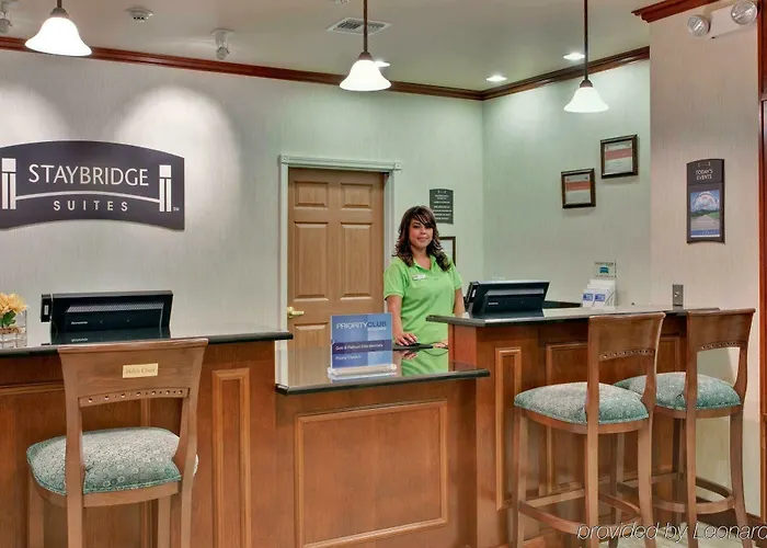 Staybridge Airport By Ihg Hotel